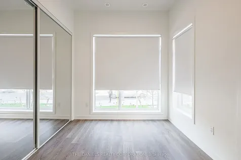 165 Canon Jackson Drive Toronto ON M6M 0C4