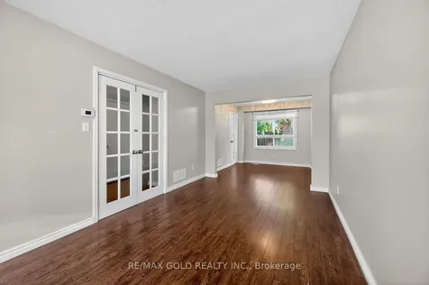 5 Ravenswood Drive Brampton ON L6Y 3Y5