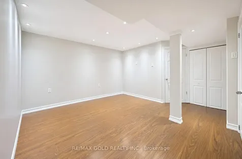 5 Ravenswood Drive Brampton ON L6Y 3Y5