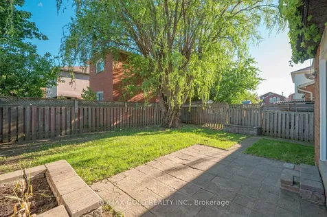5 Ravenswood Drive Brampton ON L6Y 3Y5