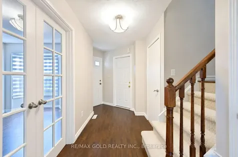 5 Ravenswood Drive Brampton ON L6Y 3Y5