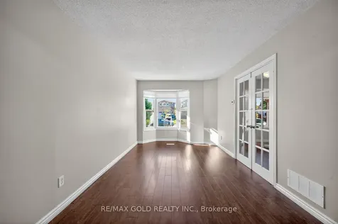 5 Ravenswood Drive Brampton ON L6Y 3Y5