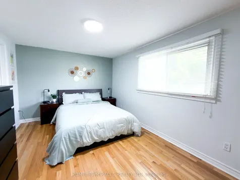 2440 Bromsgrove Road Mississauga ON L5J 4J7
