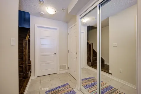 3086 Mistletoe Gardens Oakville ON L6M 0Y7