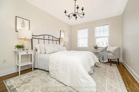 3032 Drumloch Avenue Oakville ON L6M 5H8