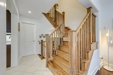 519 Cavanagh Lane Milton ON L9T 8G4