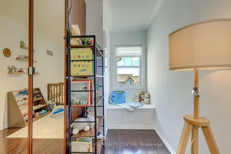 519 Cavanagh Lane Milton ON L9T 8G4