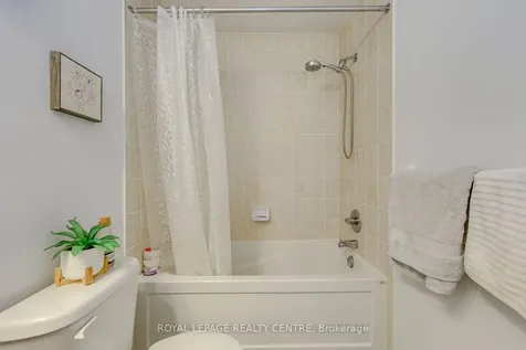 519 Cavanagh Lane Milton ON L9T 8G4