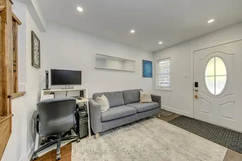 519 Cavanagh Lane Milton ON L9T 8G4