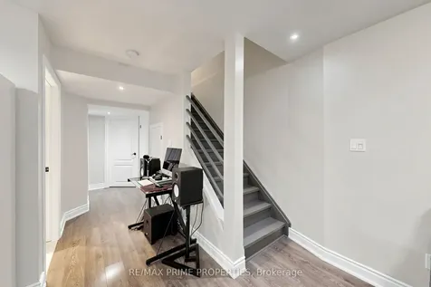 68 Harbourtown Crescent Brampton ON L6V 4P5