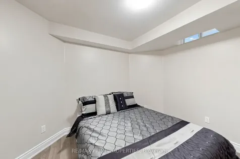 68 Harbourtown Crescent Brampton ON L6V 4P5