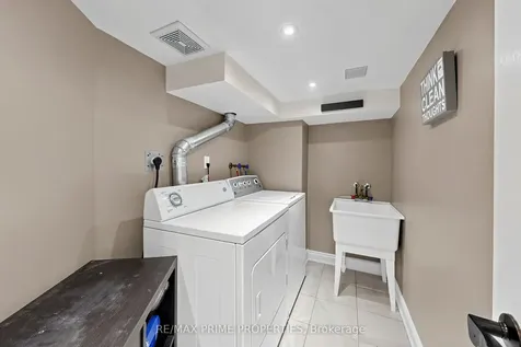 68 Harbourtown Crescent Brampton ON L6V 4P5