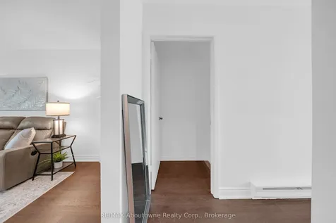 1270 Gainsborough Drive Oakville ON M9A 0E1