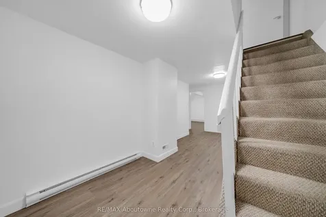 1270 Gainsborough Drive Oakville ON M9A 0E1