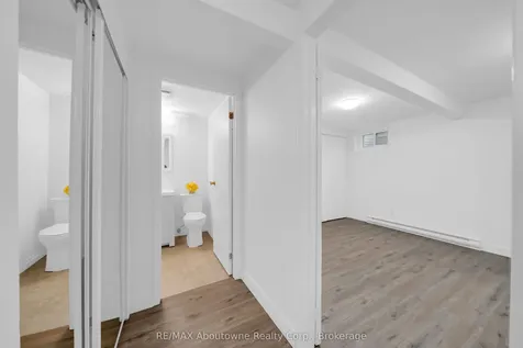 1270 Gainsborough Drive Oakville ON M9A 0E1