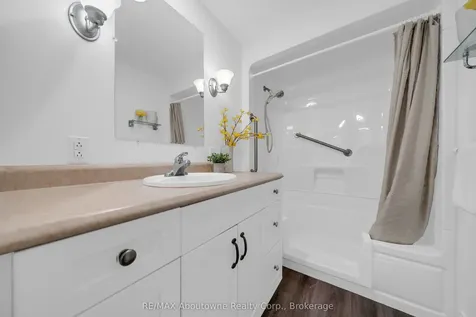 1270 Gainsborough Drive Oakville ON M9A 0E1