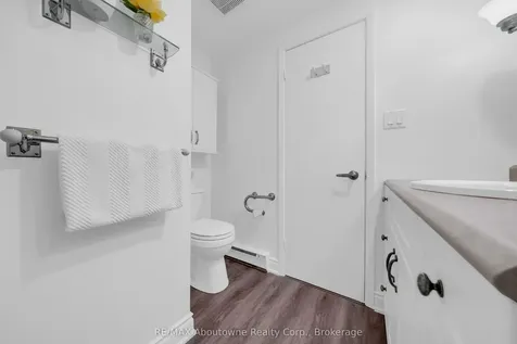 1270 Gainsborough Drive Oakville ON M9A 0E1