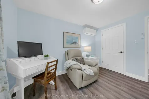 1270 Gainsborough Drive Oakville ON M9A 0E1