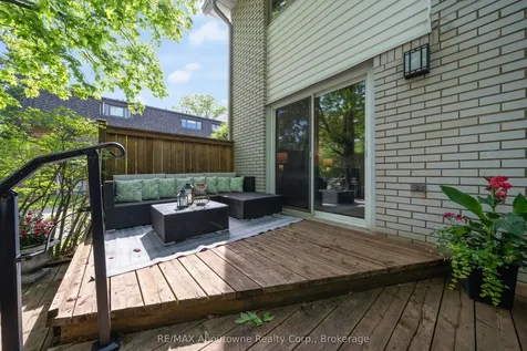 1270 Gainsborough Drive Oakville ON M9A 0E1