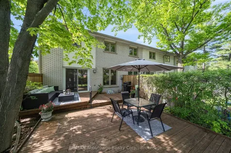 1270 Gainsborough Drive Oakville ON M9A 0E1