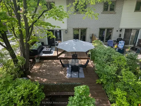 1270 Gainsborough Drive Oakville ON M9A 0E1