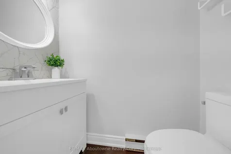 1270 Gainsborough Drive Oakville ON M9A 0E1