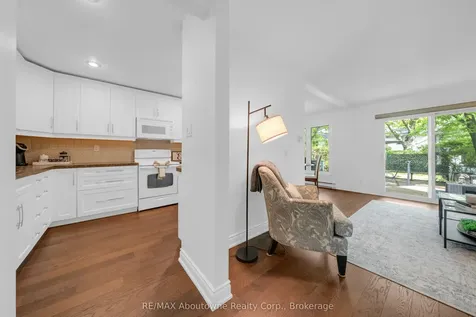 1270 Gainsborough Drive Oakville ON M9A 0E1