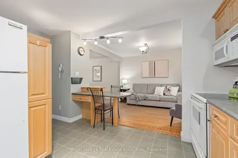 17 Metcalfe Court Halton Hills ON L7G 4N7