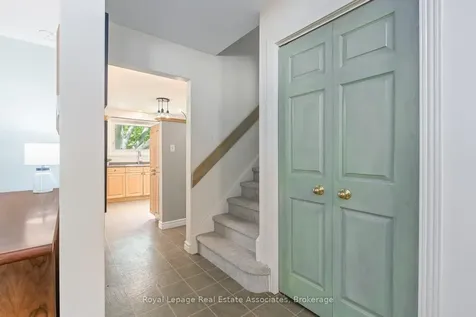 17 Metcalfe Court Halton Hills ON L7G 4N7