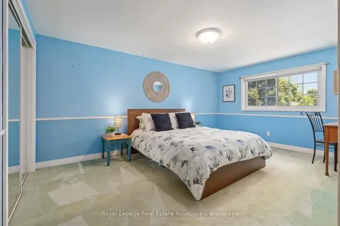 17 Metcalfe Court Halton Hills ON L7G 4N7