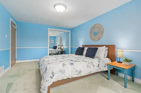 17 Metcalfe Court Halton Hills ON L7G 4N7