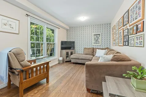 17 Metcalfe Court Halton Hills ON L7G 4N7