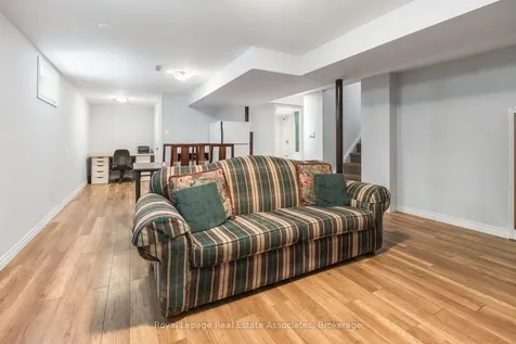 17 Metcalfe Court Halton Hills ON L7G 4N7
