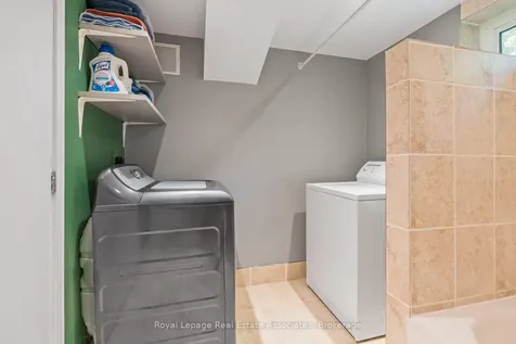 17 Metcalfe Court Halton Hills ON L7G 4N7