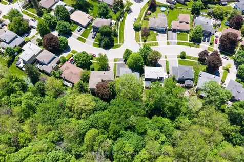 17 Metcalfe Court Halton Hills ON L7G 4N7