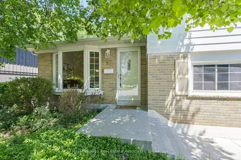 17 Metcalfe Court Halton Hills ON L7G 4N7