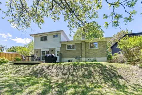 17 Metcalfe Court Halton Hills ON L7G 4N7