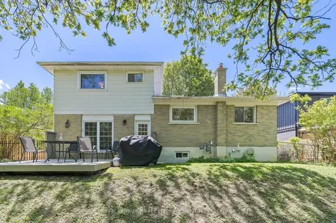 17 Metcalfe Court Halton Hills ON L7G 4N7