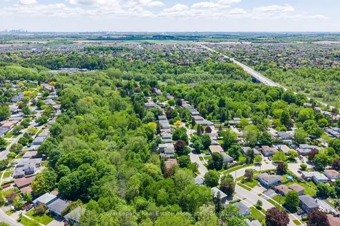 17 Metcalfe Court Halton Hills ON L7G 4N7