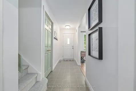 17 Metcalfe Court Halton Hills ON L7G 4N7