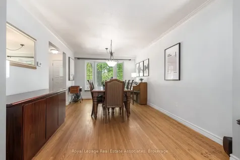 17 Metcalfe Court Halton Hills ON L7G 4N7