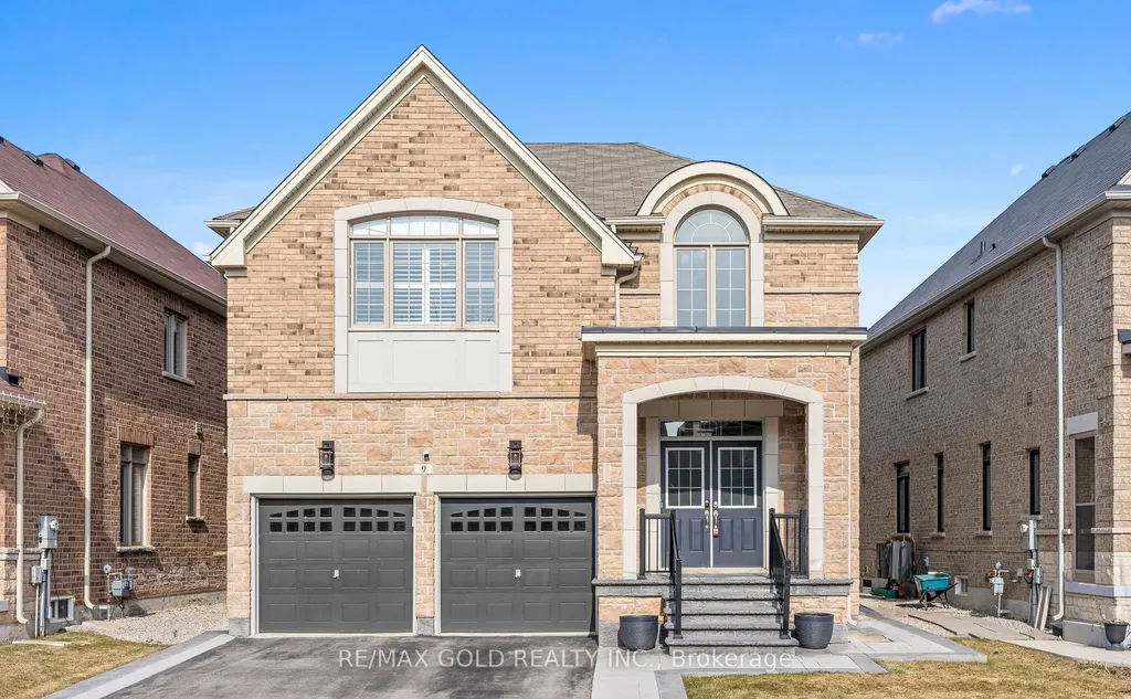 9 Fringetree Road Brampton ON L6R 0B6