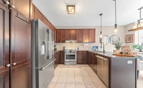 9 Fringetree Road Brampton ON L6R 0B6