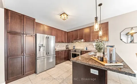9 Fringetree Road Brampton ON L6R 0B6