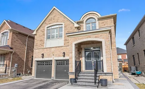 9 Fringetree Road Brampton ON L6R 0B6
