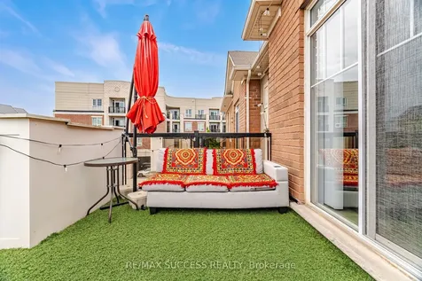 269 Georgian Drive Oakville ON L6H 0L1