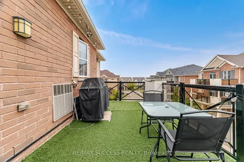 269 Georgian Drive Oakville ON L6H 0L1