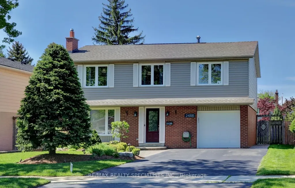 2488 Frankfield Road Mississauga ON L5K 2A6