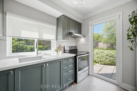 678 Green Meadow Crescent Mississauga ON L5A 2V2