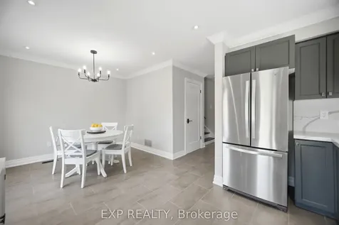 678 Green Meadow Crescent Mississauga ON L5A 2V2
